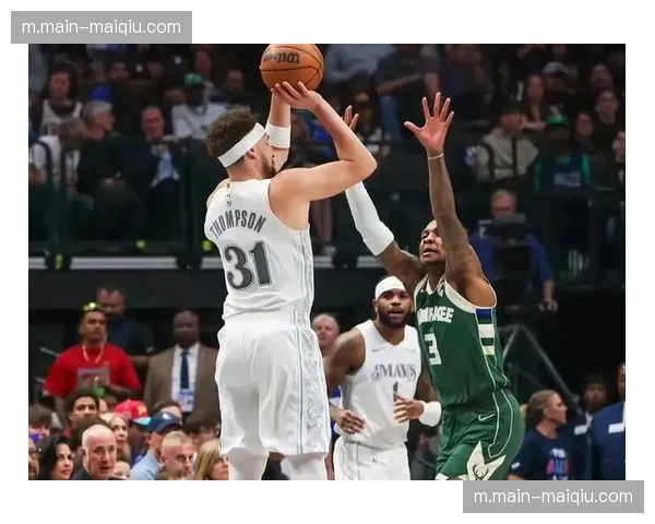 雄鹿防守轮转迟滞三分依赖度高 字母哥利拉德组合面临体系动荡